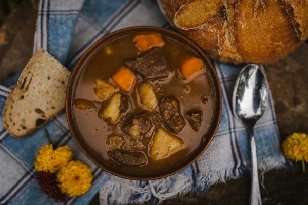 Brasato con patate e carote
