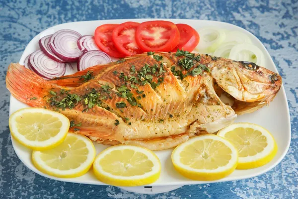 Pesce al forno con limone